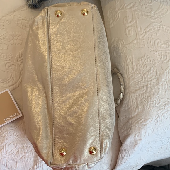 EUC Michael Kors, Soft Woodside, Pale Gold Satchel - Picture 10 of 15